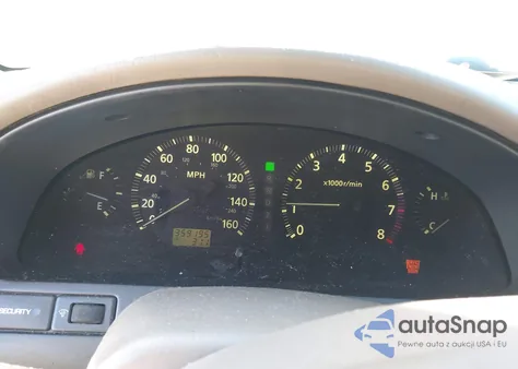 2000 Infiniti I30 Luxury/Touring z USA, uszkodzony, nr VIN JNKCA31A3YT104297